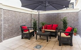 Mabb-Quiet Apt With Private Patio Walking Distance To Downtown